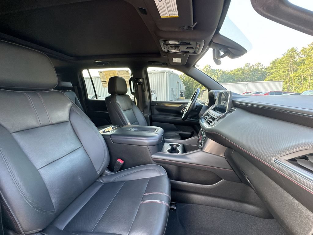 Used 2022 Chevrolet Suburban RST w/ Sport Performance Package AWD/4WD image 32