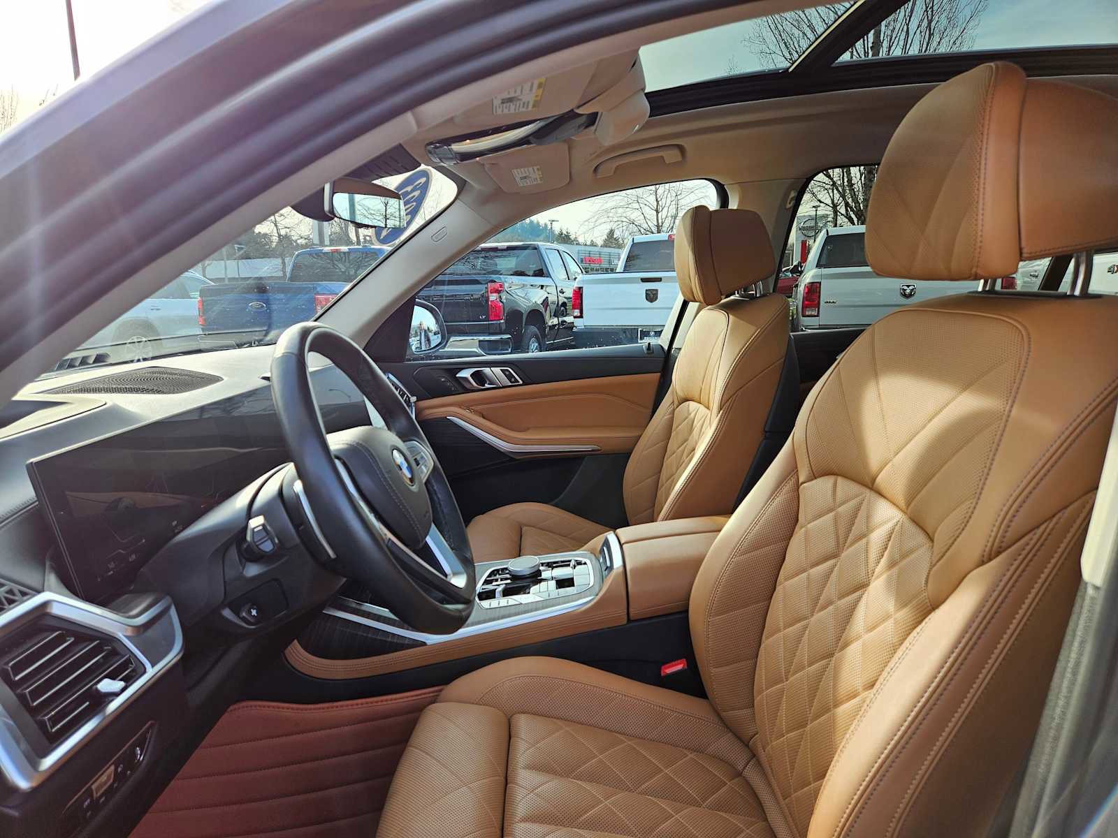 Used 2023 BMW X7 xDrive40i w/ Parking Assistance Package image 24