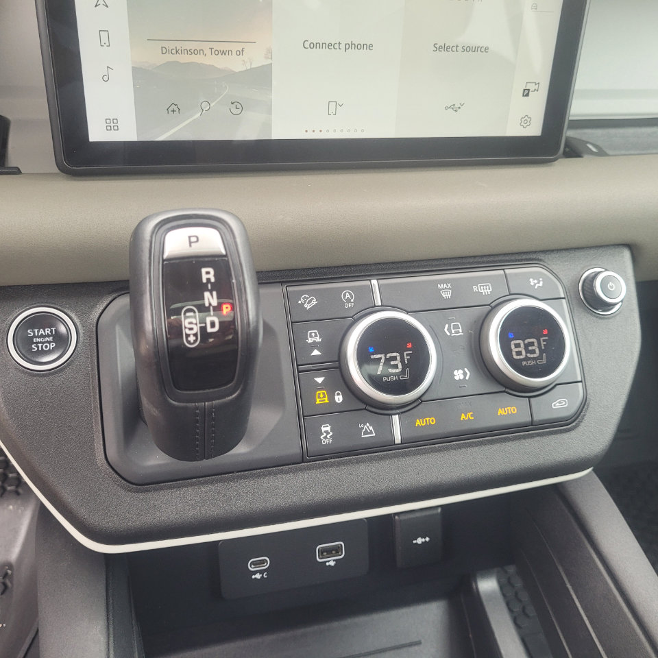 Used 2020 Land Rover Defender 110 S image 23