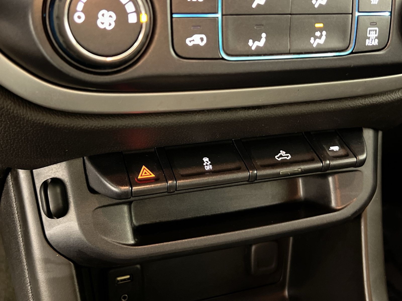 Used 2017 Chevrolet Colorado LT w/ LT Convenience Package AWD/4WD image 28