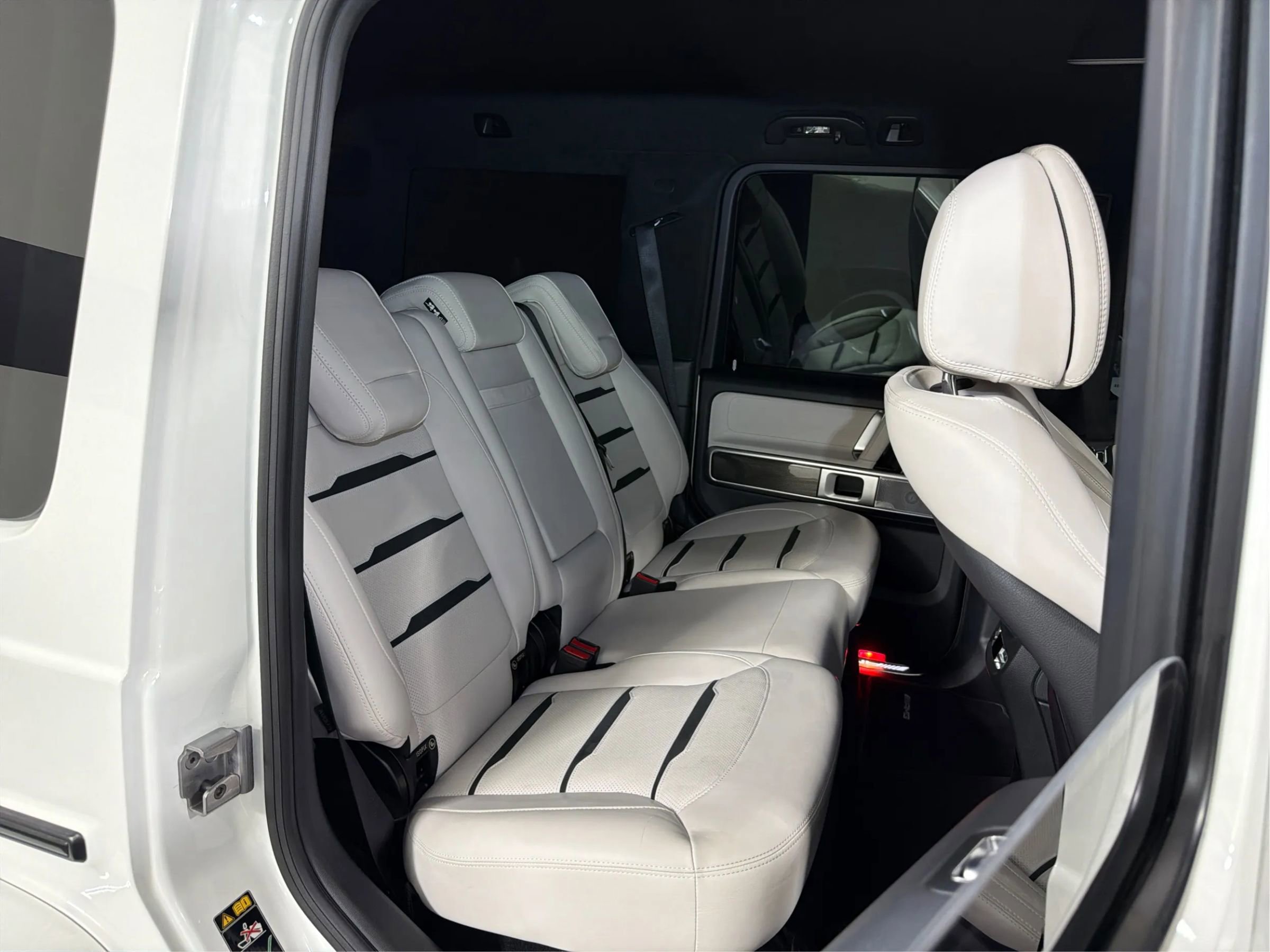 Used 2021 Mercedes-Benz G 63 AMG 4MATIC w/ G Manufaktur Interior Package image 28