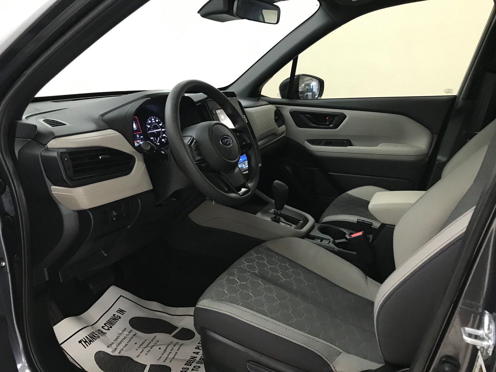 Used 2025 Subaru Forester AWD/4WD image 9