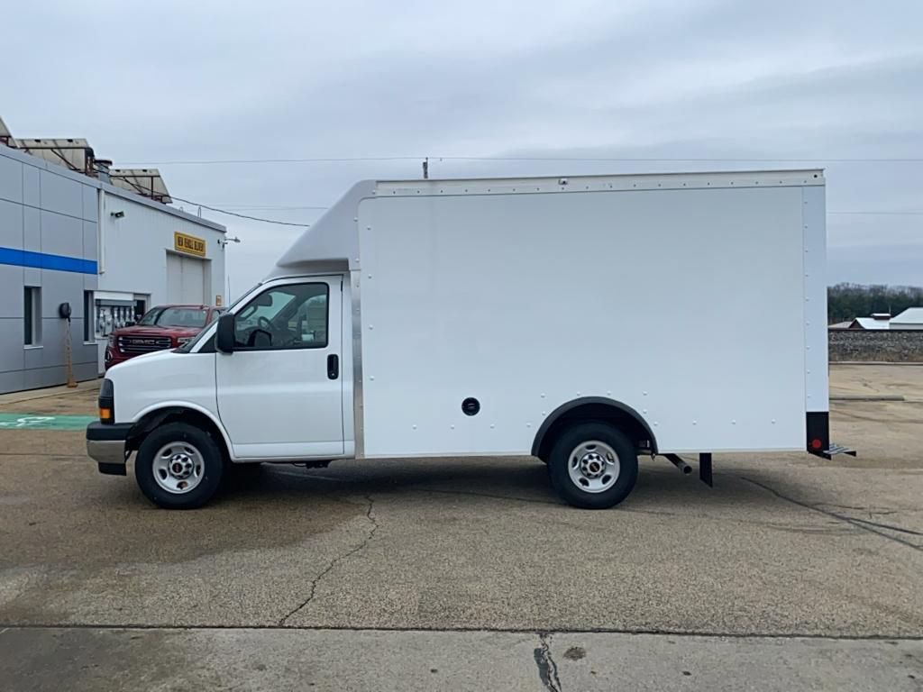 New 2024 GMC Savana 3500 w/ Power Convenience Package image 4