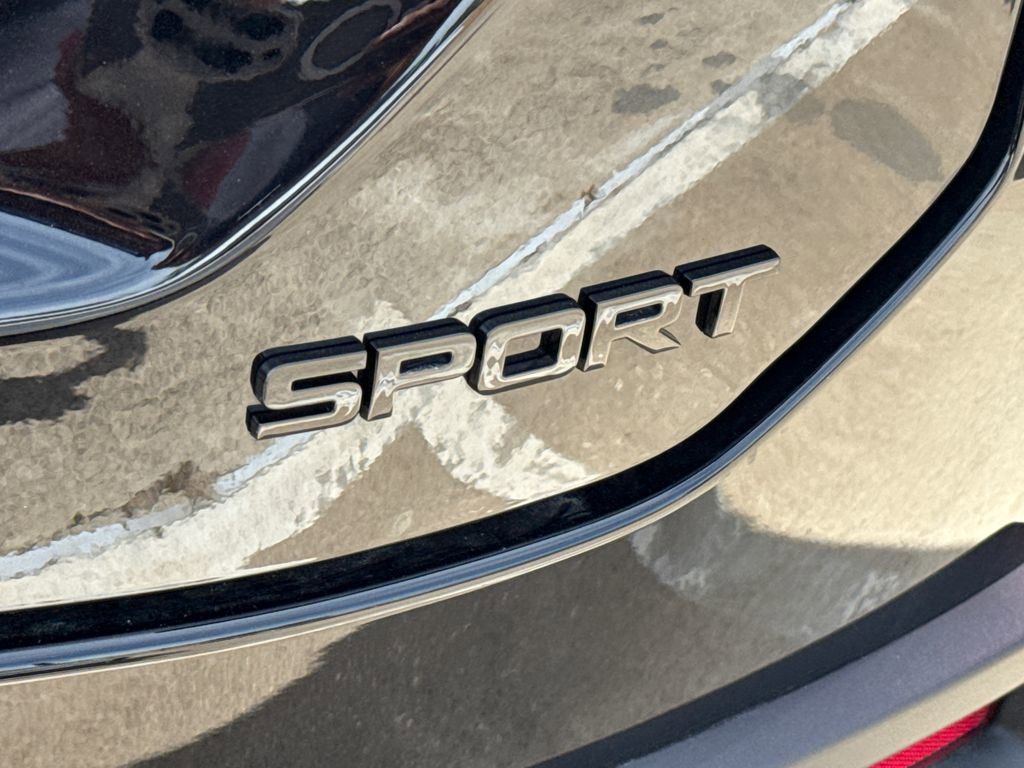 Used 2025 Honda Pilot Sport image 8