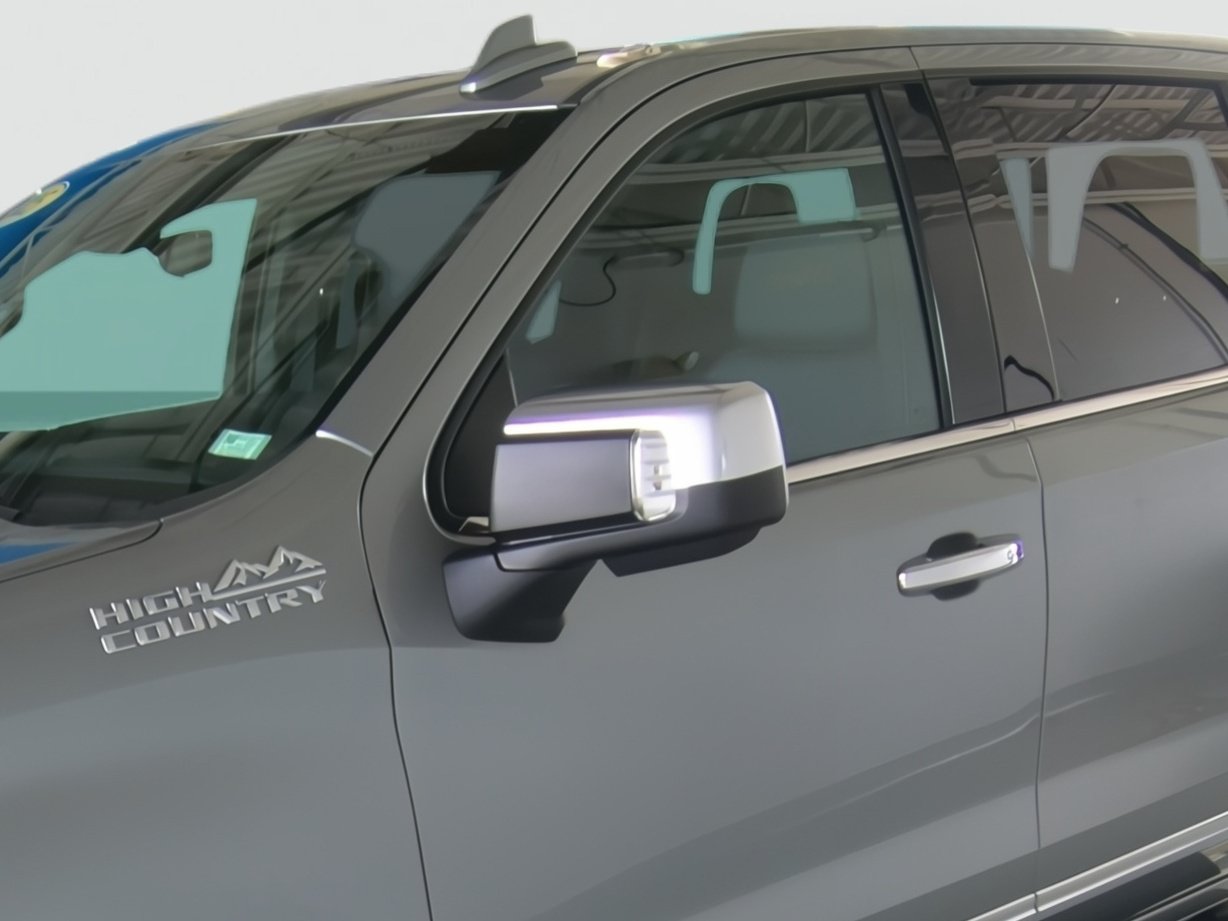Used 2025 Chevrolet Silverado 1500 High Country w/ High Country Premium Package AWD/4WD image 8