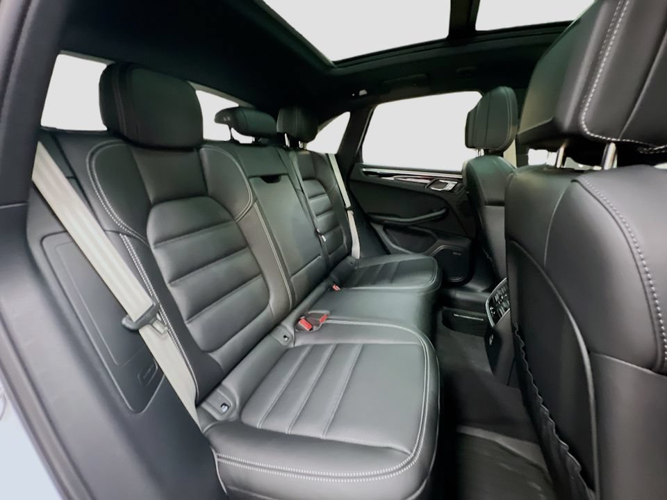New 2026 Porsche Macan AWD/4WD image 29