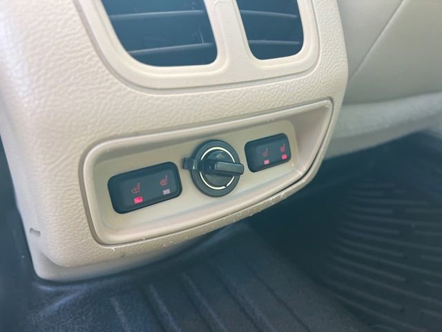 Used 2018 Ford Taurus Limited image 31