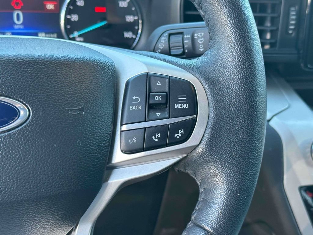 Used 2023 Ford Explorer XLT AWD/4WD image 23