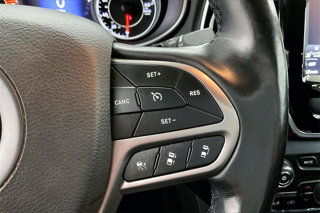 Used 2021 Jeep Cherokee Limited w/ Elite Package image 11