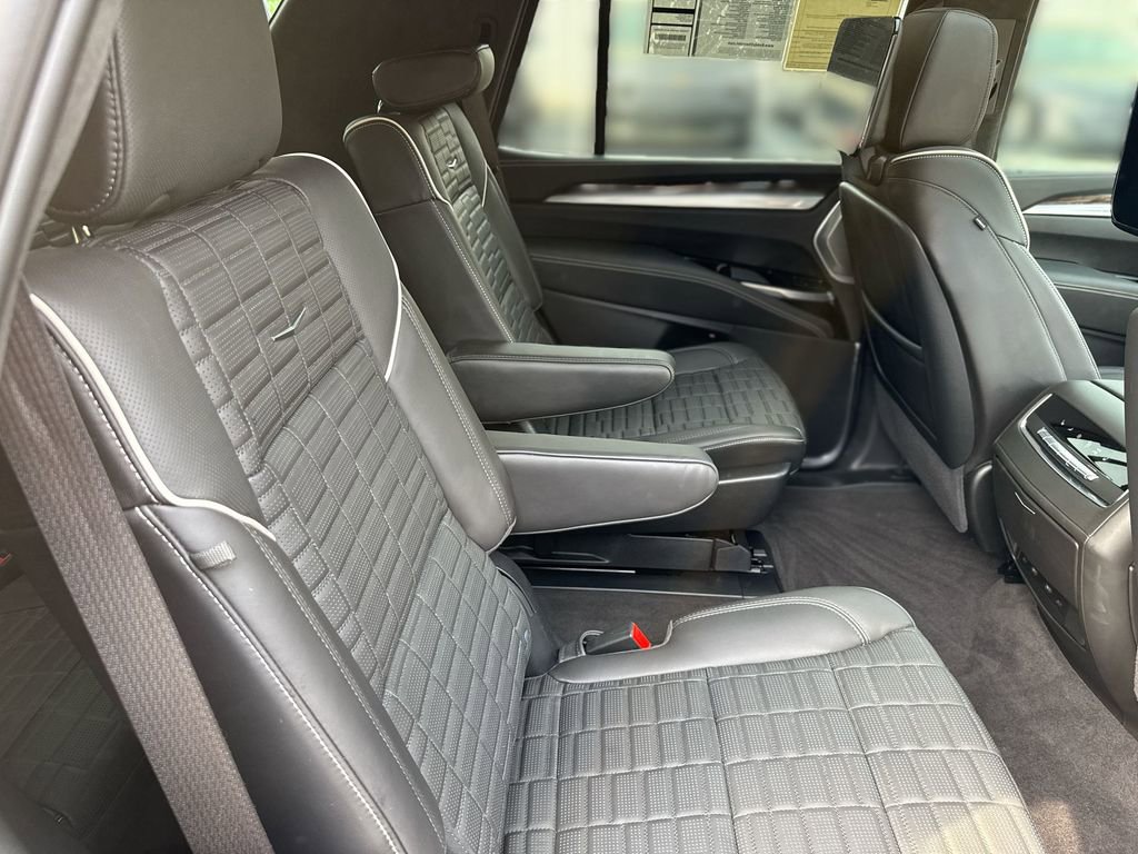Used 2025 Cadillac Escalade Premium Luxury Platinum image 29