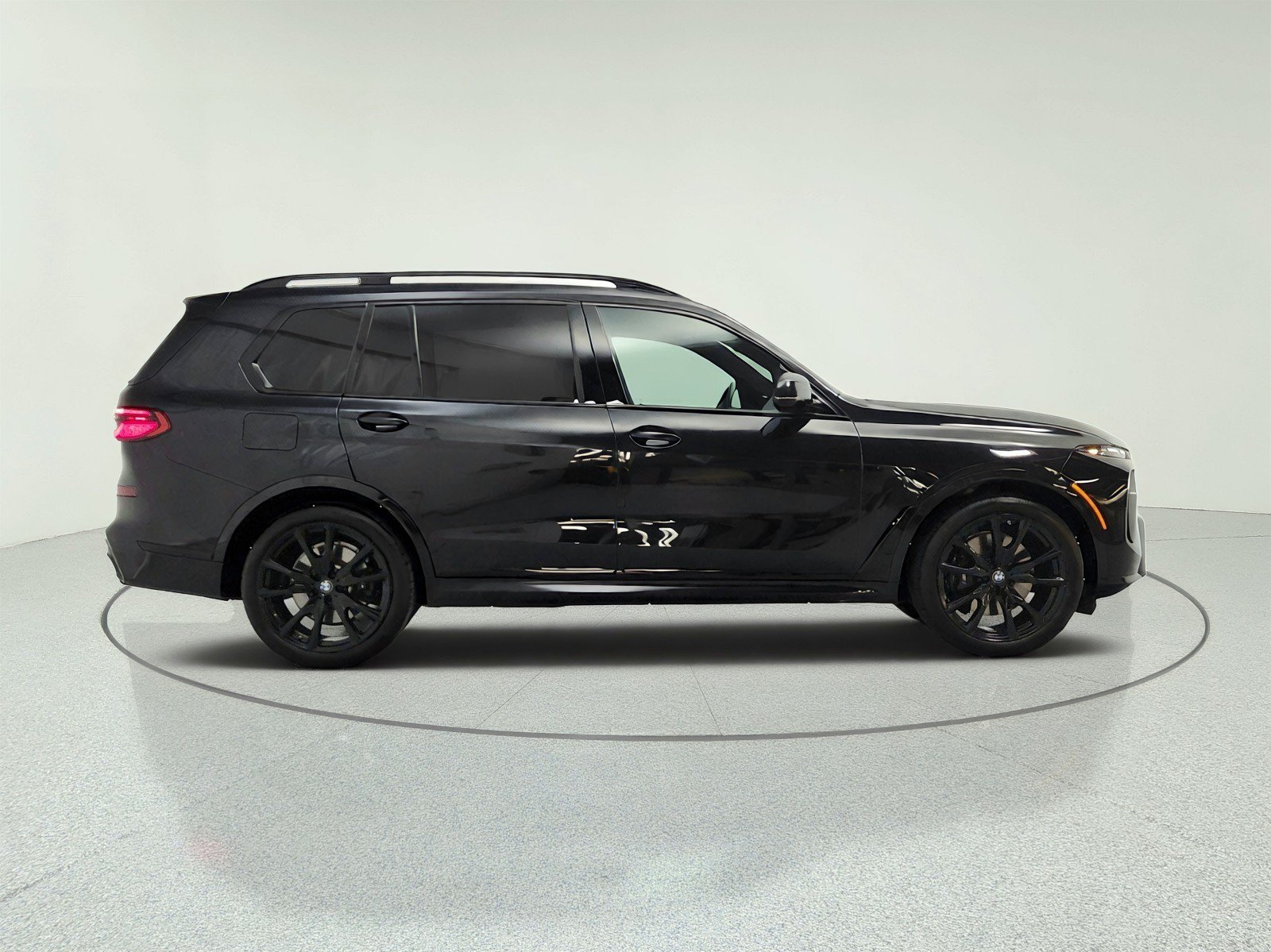 Used 2023 BMW X7 xDrive40i w/ Executive Package AWD/4WD image 4