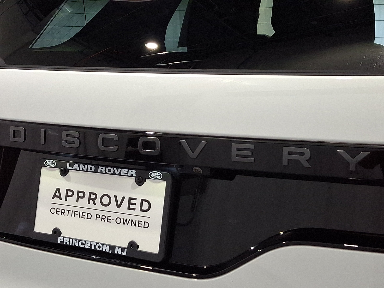 Certified 2025 Land Rover Discovery Dynamic SE AWD/4WD image 34