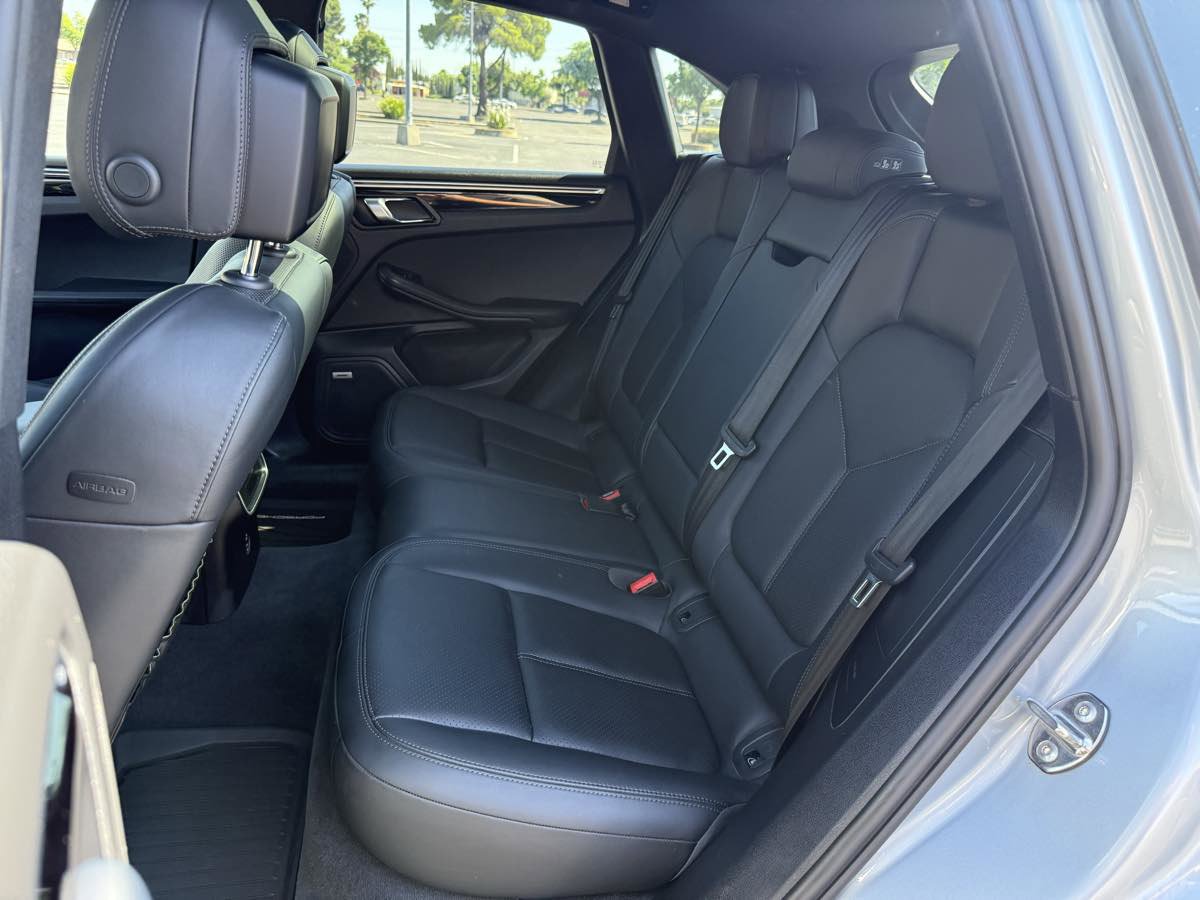 Used 2021 Porsche Macan AWD/4WD image 26