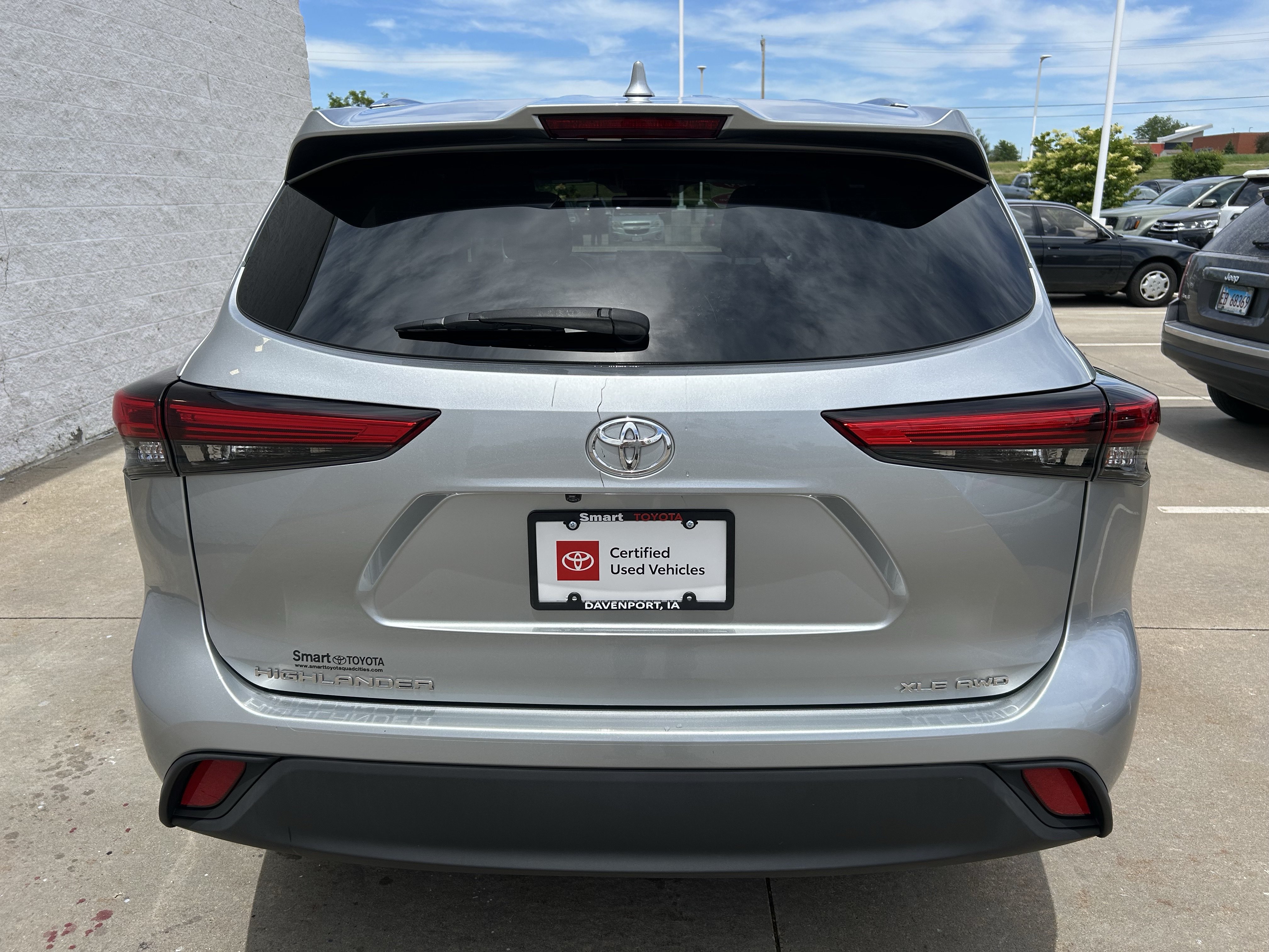 Certified 2020 Toyota Highlander XLE AWD/4WD image 5