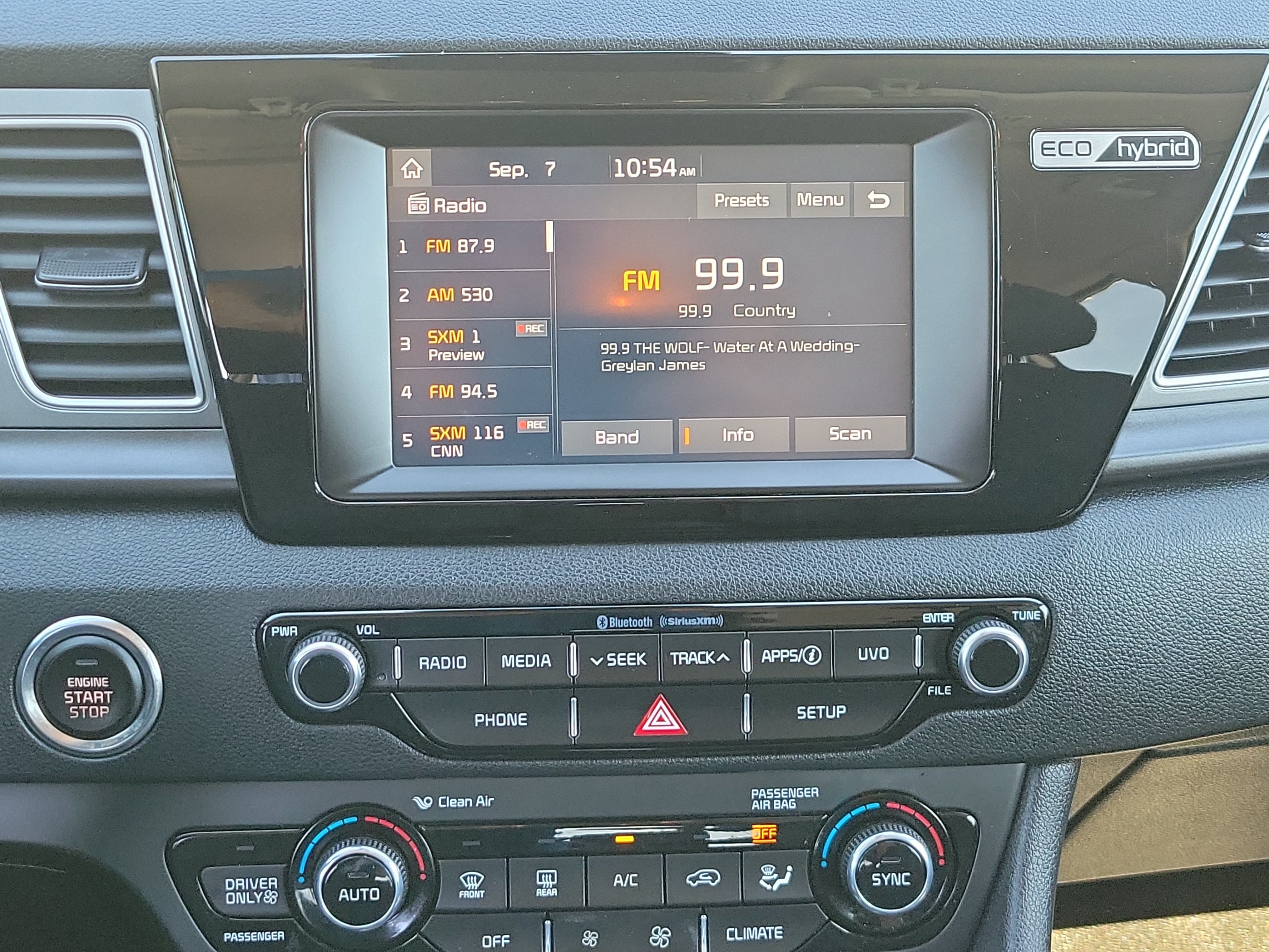 Used 2018 Kia Niro LX FWD image 25