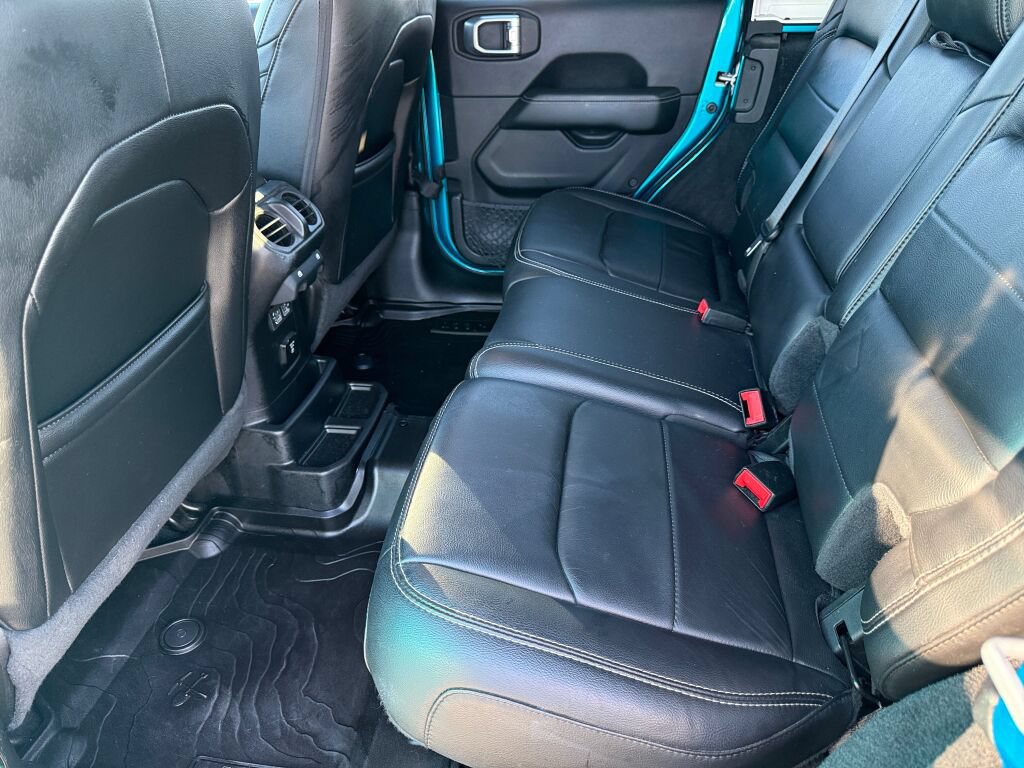 Used 2019 Jeep Wrangler Unlimited Sahara w/ Quick Order Package 24M Moab AWD/4WD image 10