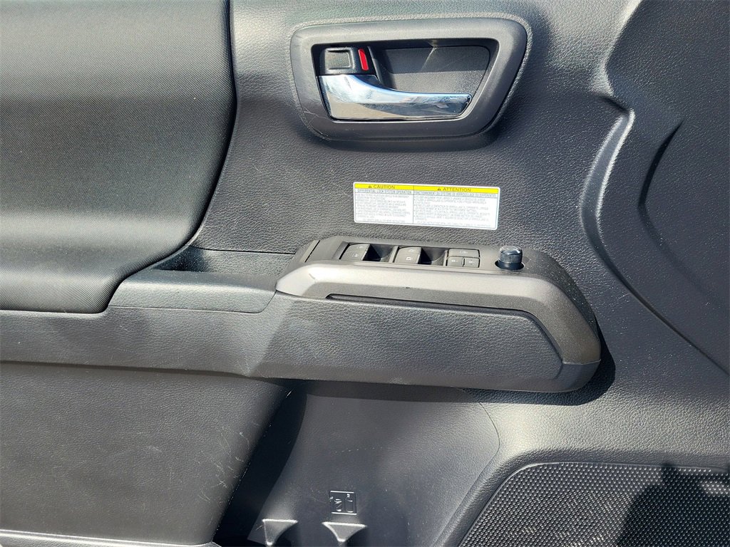 Used 2019 Toyota Tacoma TRD Off-Road w/ Technology Package image 11