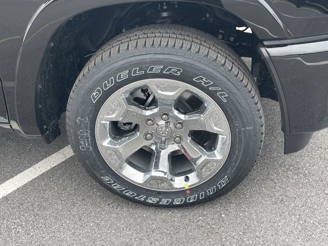 New 2026 RAM 1500 4x4 Crew Cab image 11