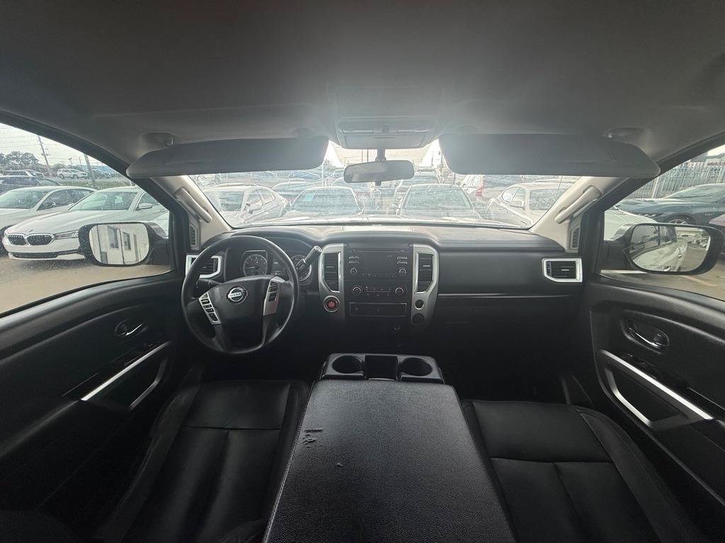 Used 2018 Nissan Titan SV RWD image 19