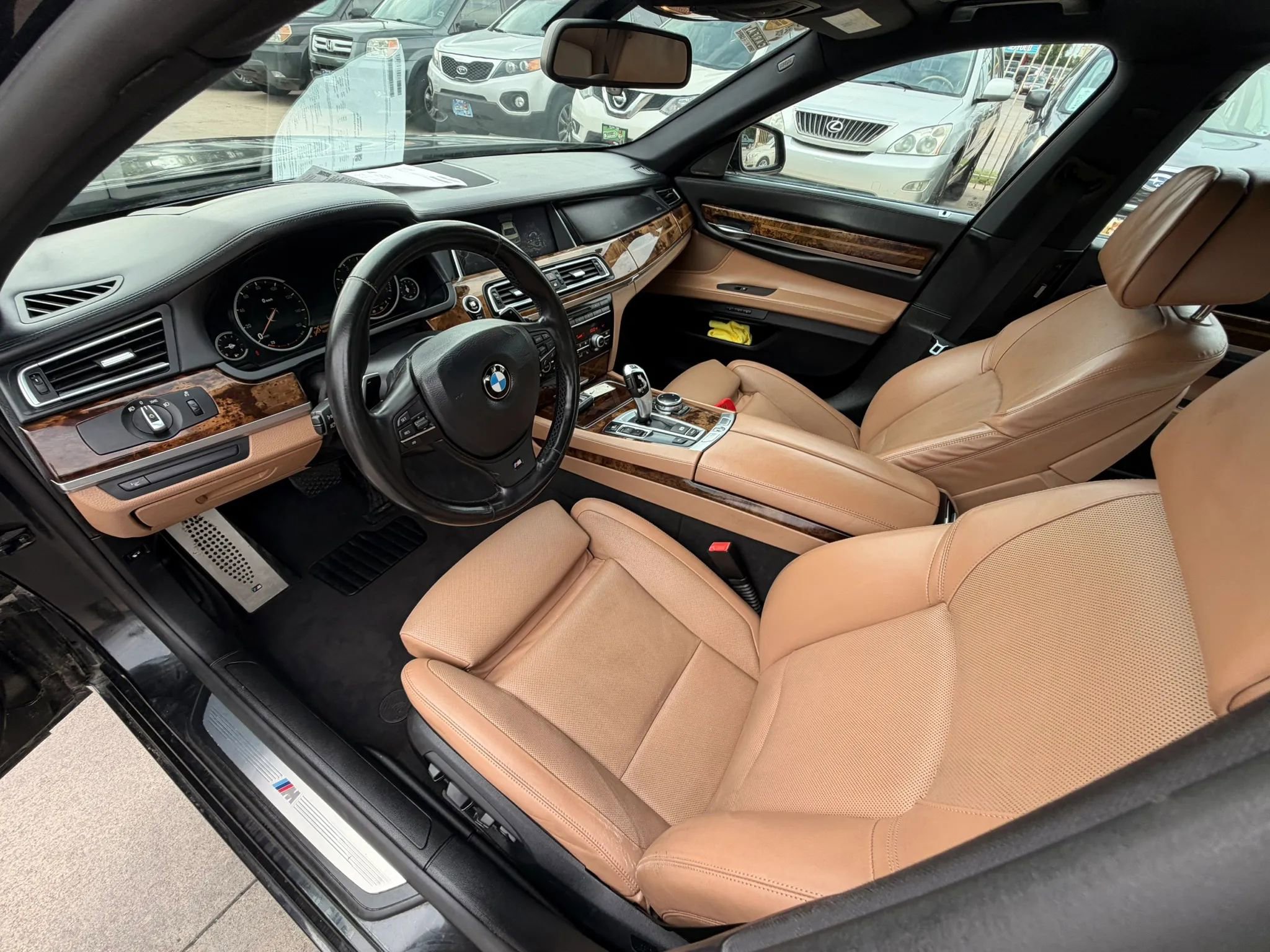 Used 2014 BMW 740Li image 24