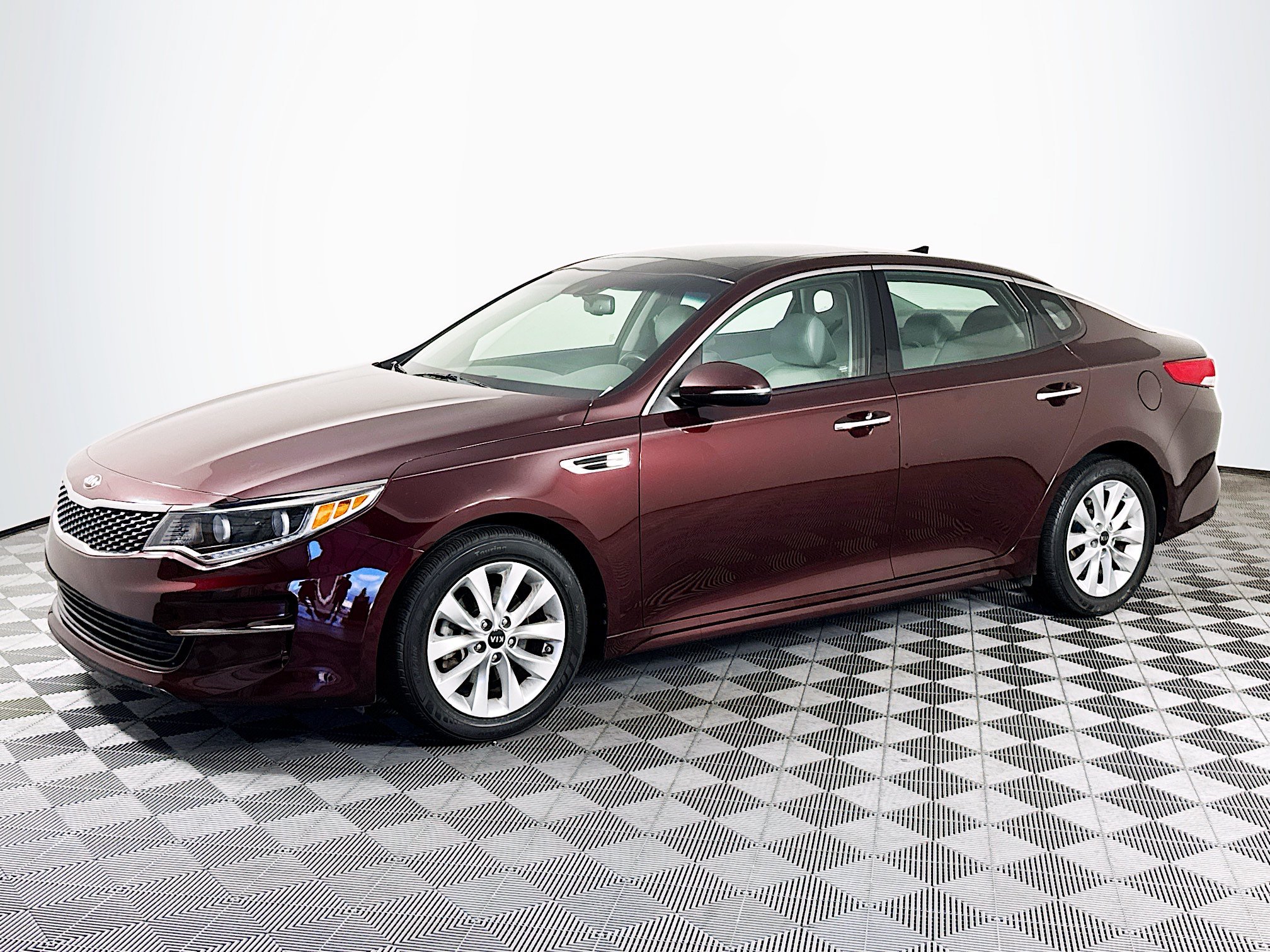 Used 2016 Kia Optima EX w/ Premium Package FWD image 4
