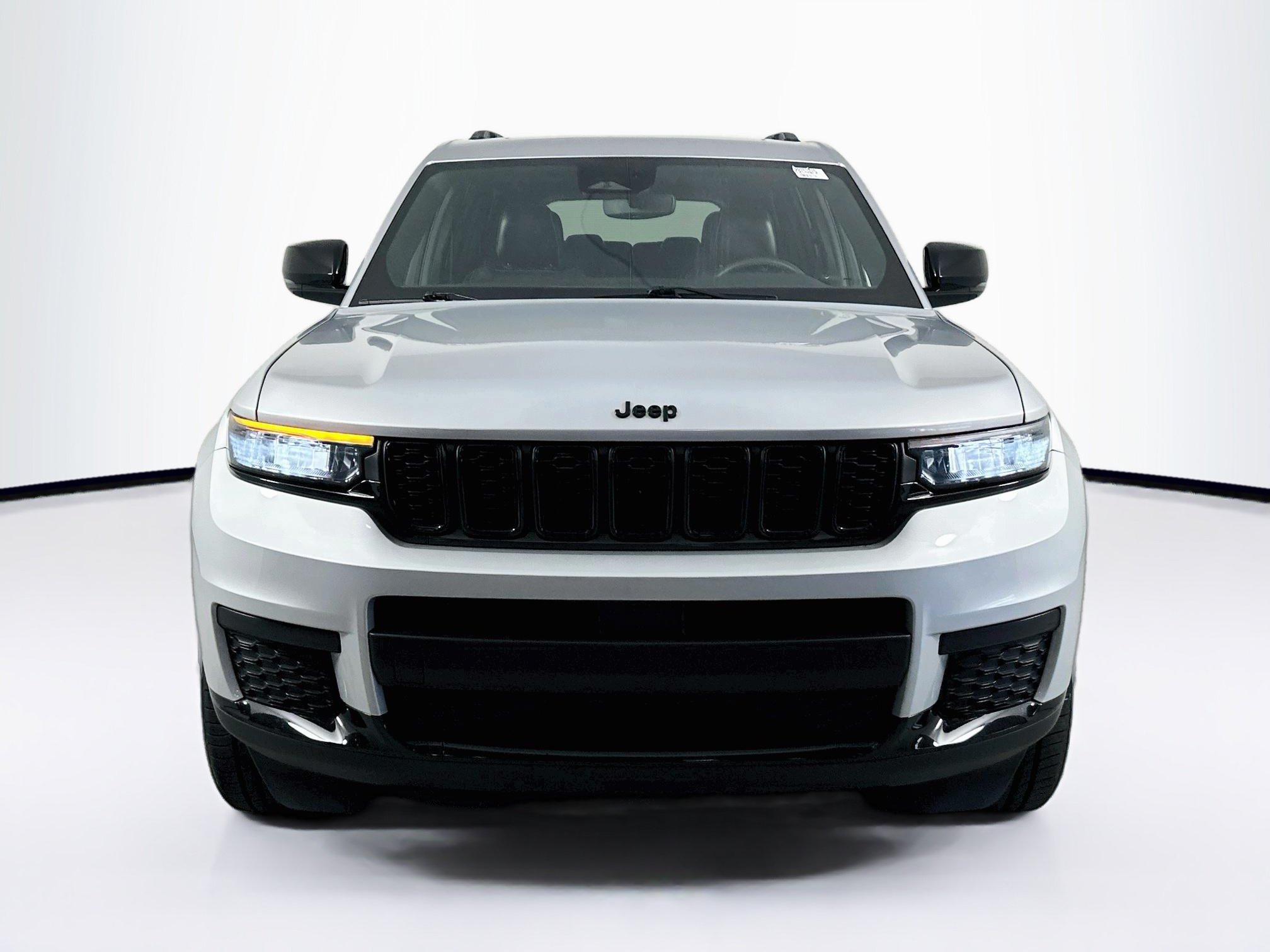 Used 2023 Jeep Grand Cherokee L Laredo AWD/4WD image 2