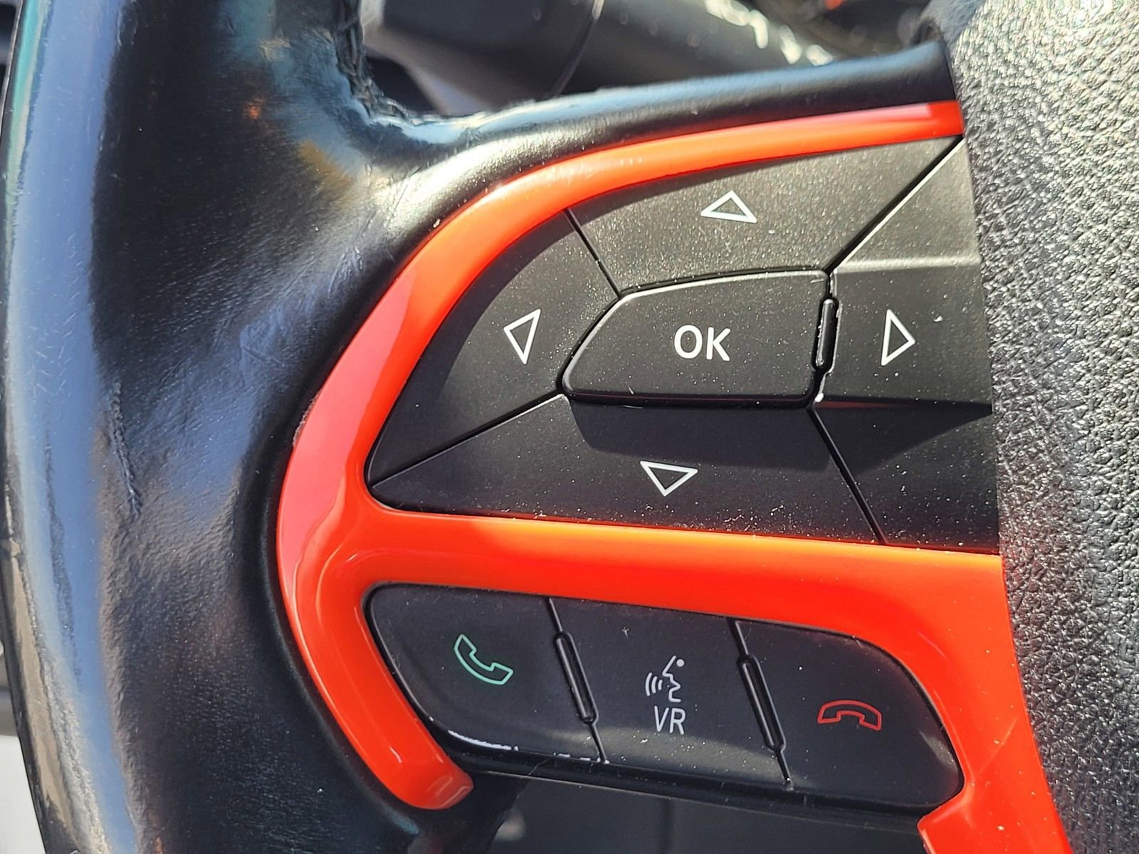 Used 2016 Jeep Cherokee Latitude w/ Safety/Convenience Group FWD image 22