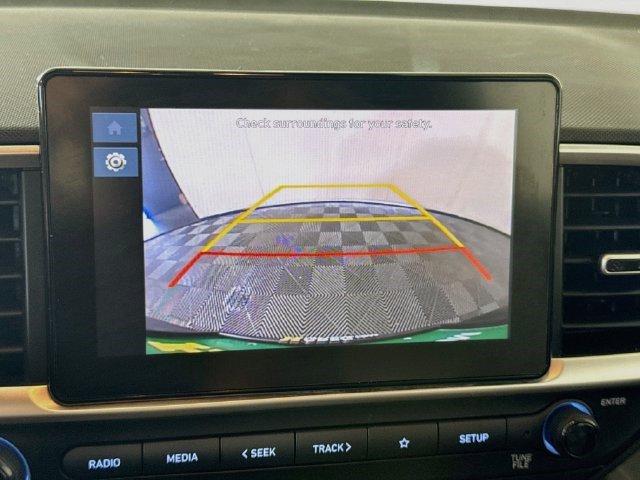 Used 2024 Hyundai Venue SEL FWD image 18