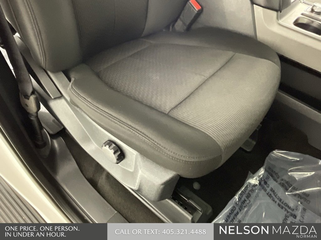 Used 2019 Ford Expedition XLT image 30