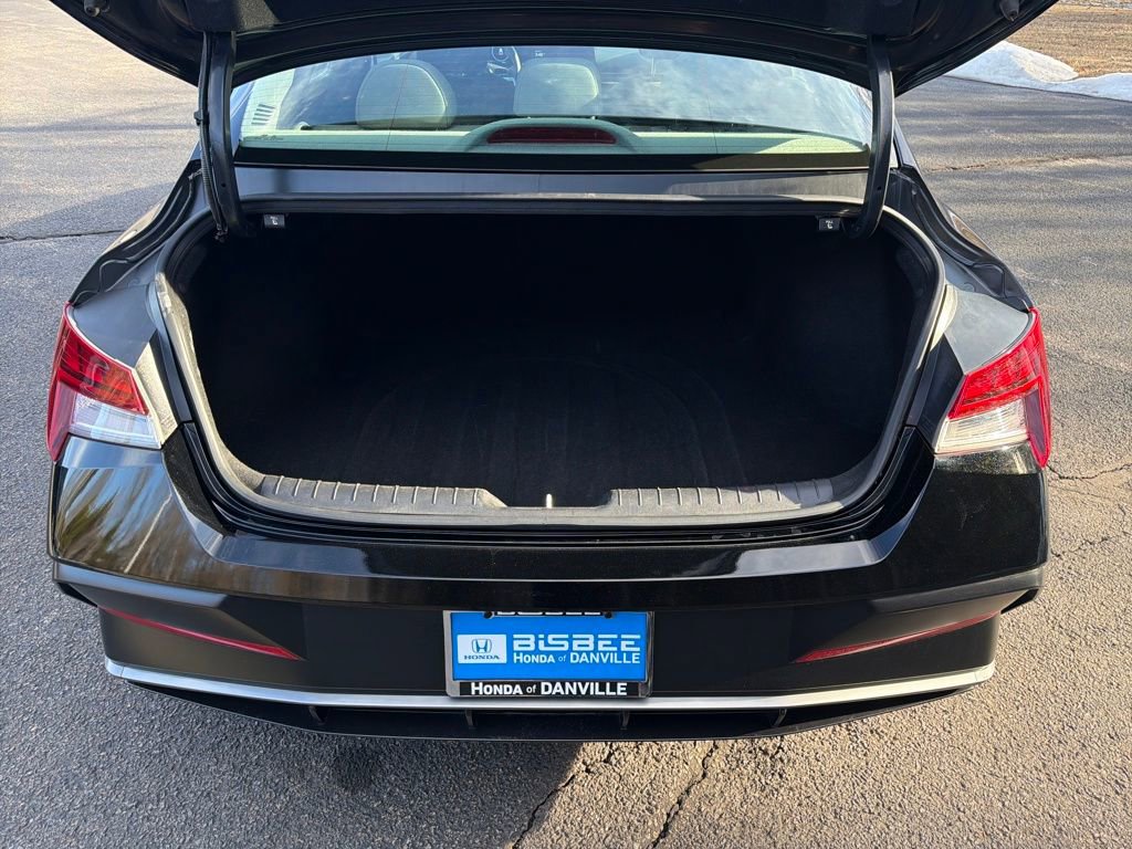 Used 2025 Hyundai Elantra SEL image 19