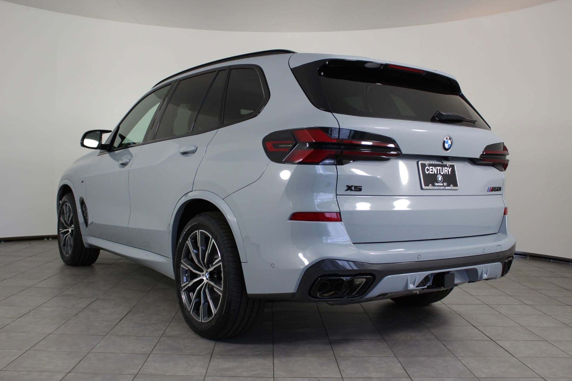 New 2026 BMW X5 M60i w/ Climate Comfort Package AWD/4WD image 3