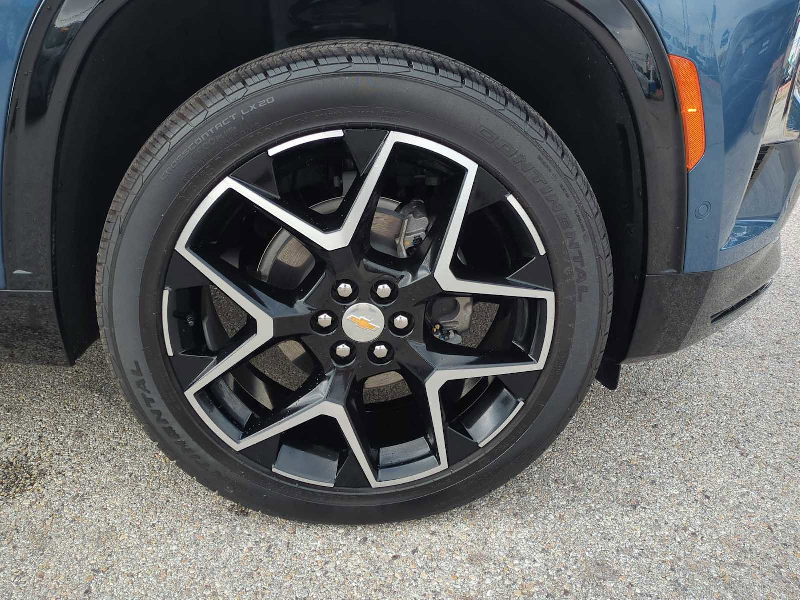 Used 2026 Chevrolet Traverse High Country w/ LPO, Floor Liner Package FWD image 33