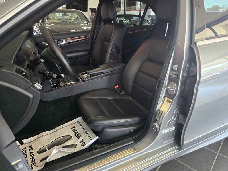 Used 2010 Mercedes-Benz C 300 Sedan w/ Multimedia Pkg image 9