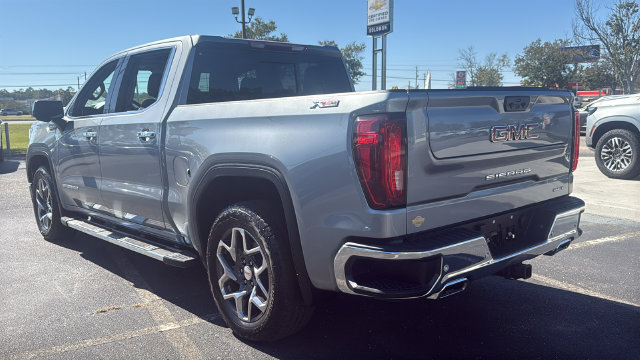 Used 2024 GMC Sierra 1500 SLT w/ SLT Premium Plus Package AWD/4WD image 5