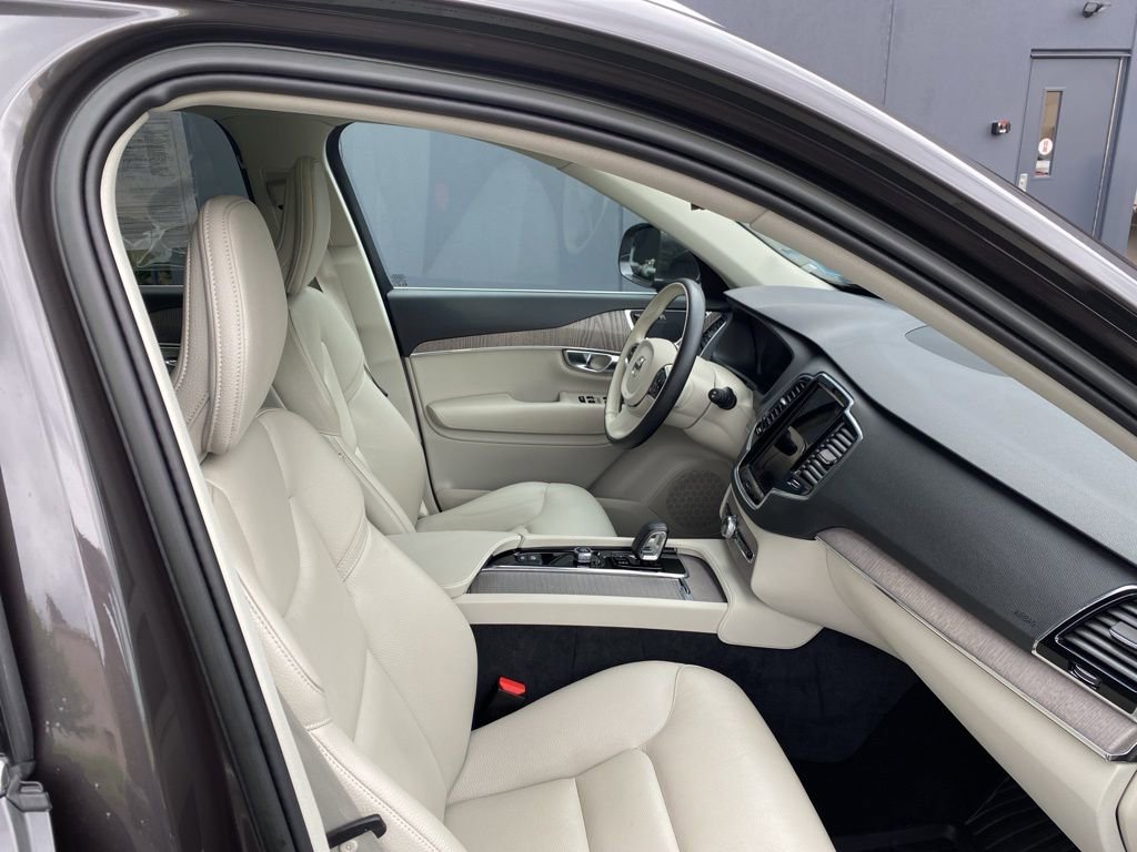 Used 2023 Volvo XC90 B6 Plus w/ Protection Package image 12