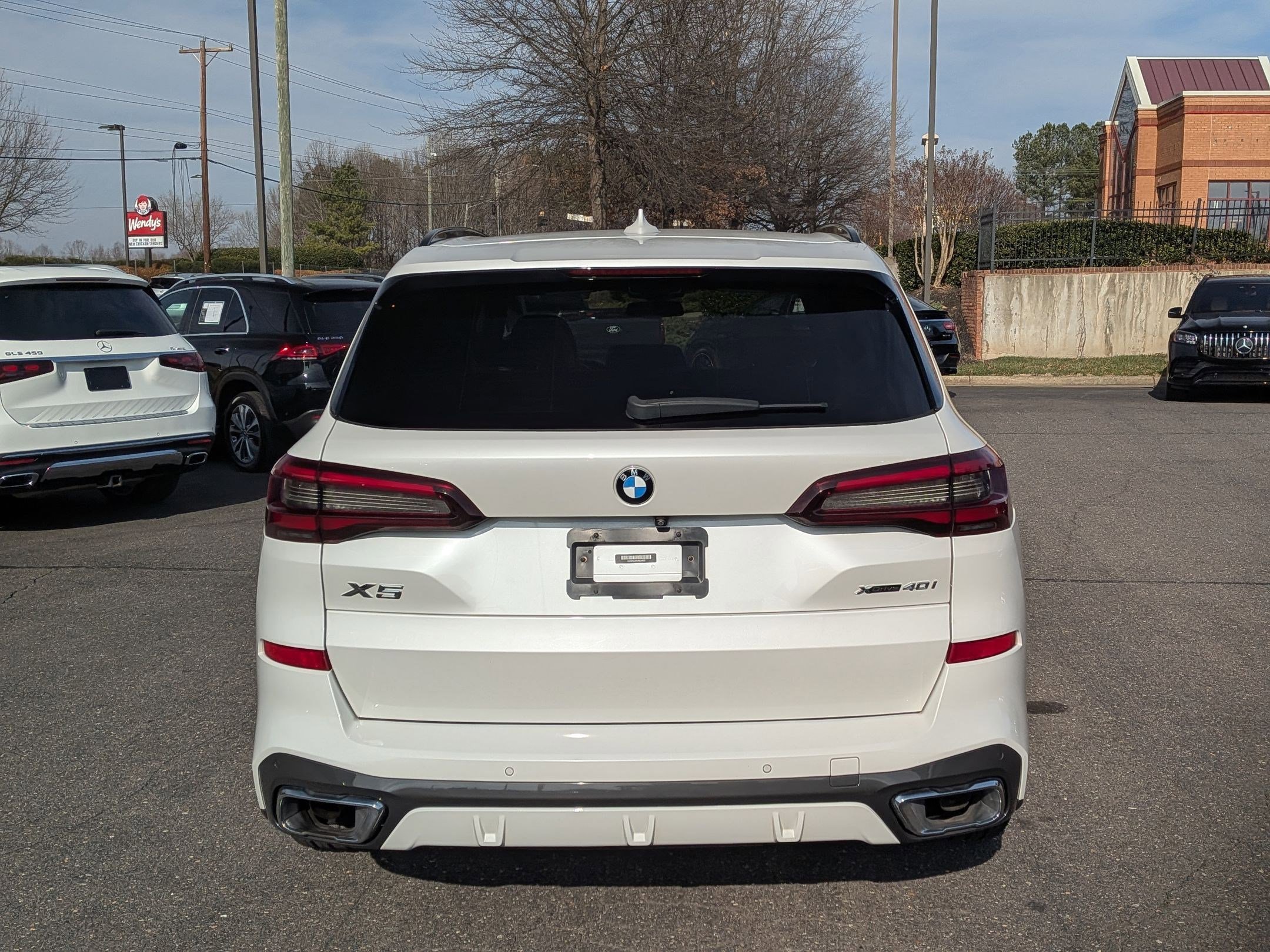 Used 2021 BMW X5 xDrive40i w/ M Sport Package image 4
