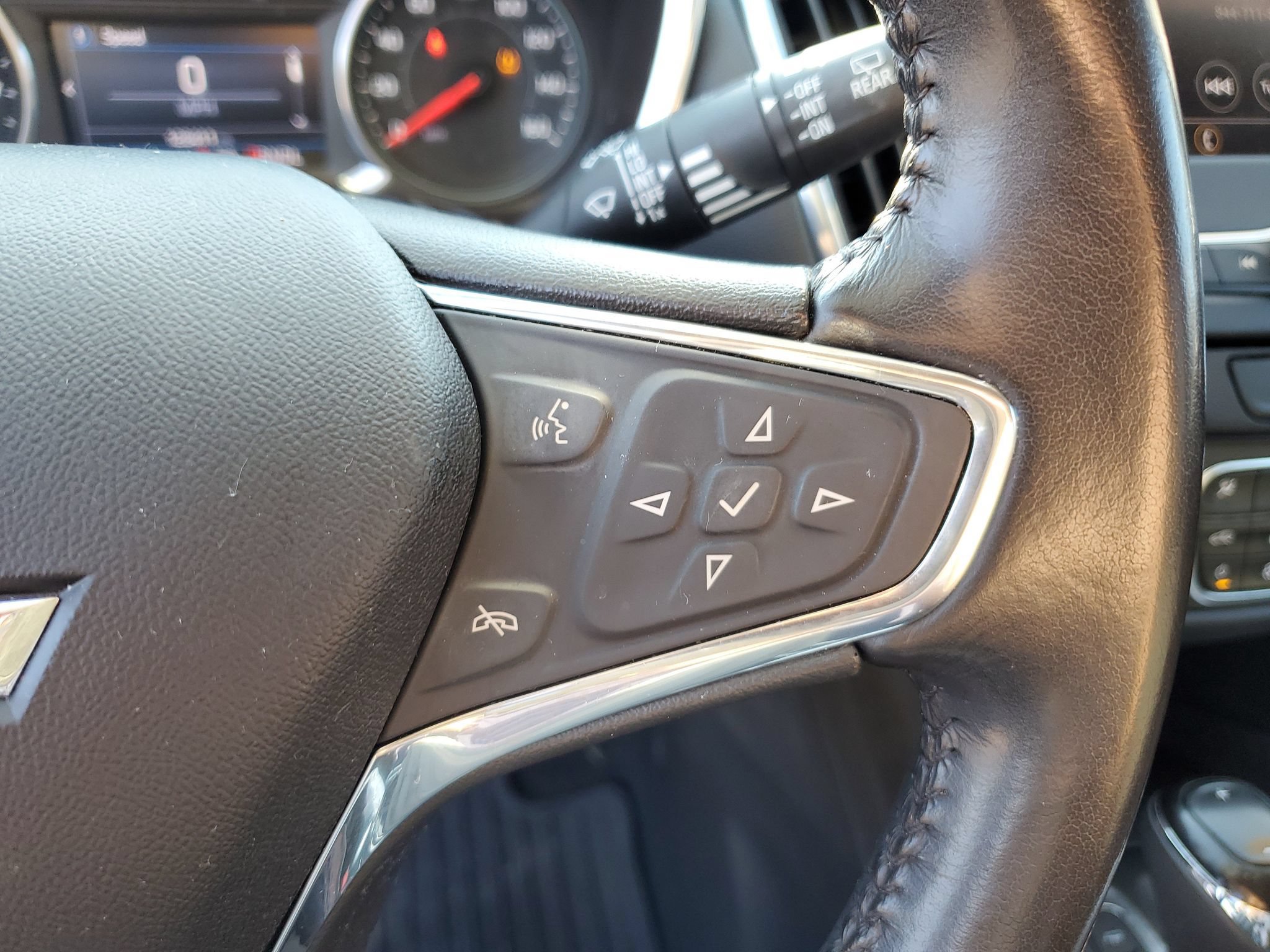 Used 2020 Chevrolet Equinox LT AWD/4WD image 21
