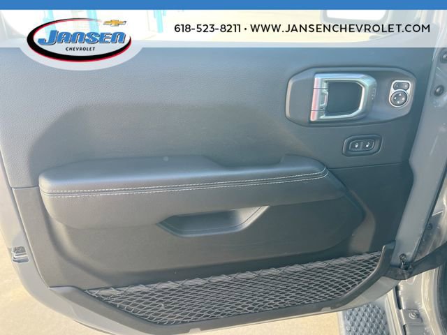 Used 2022 Jeep Wrangler Unlimited Sahara w/ Dual Top Group image 21