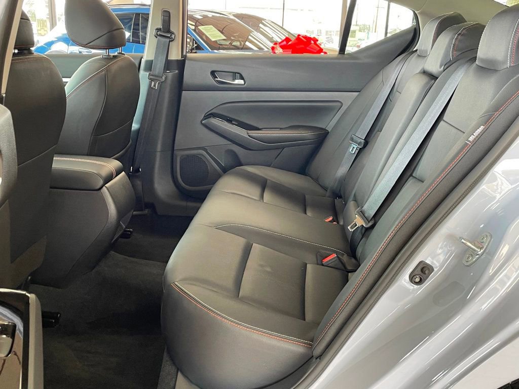 Used 2024 Nissan Altima 2.5 SR w/ SR Premium Package image 18