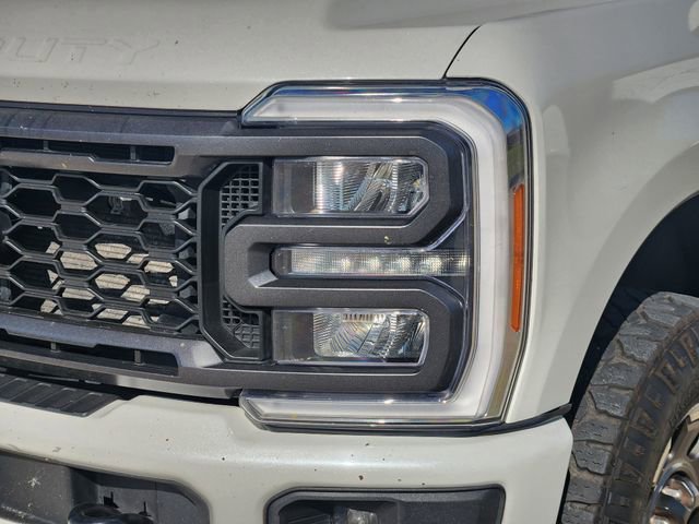 Used 2023 Ford F350 Lariat w/ Lariat Ultimate Package image 9
