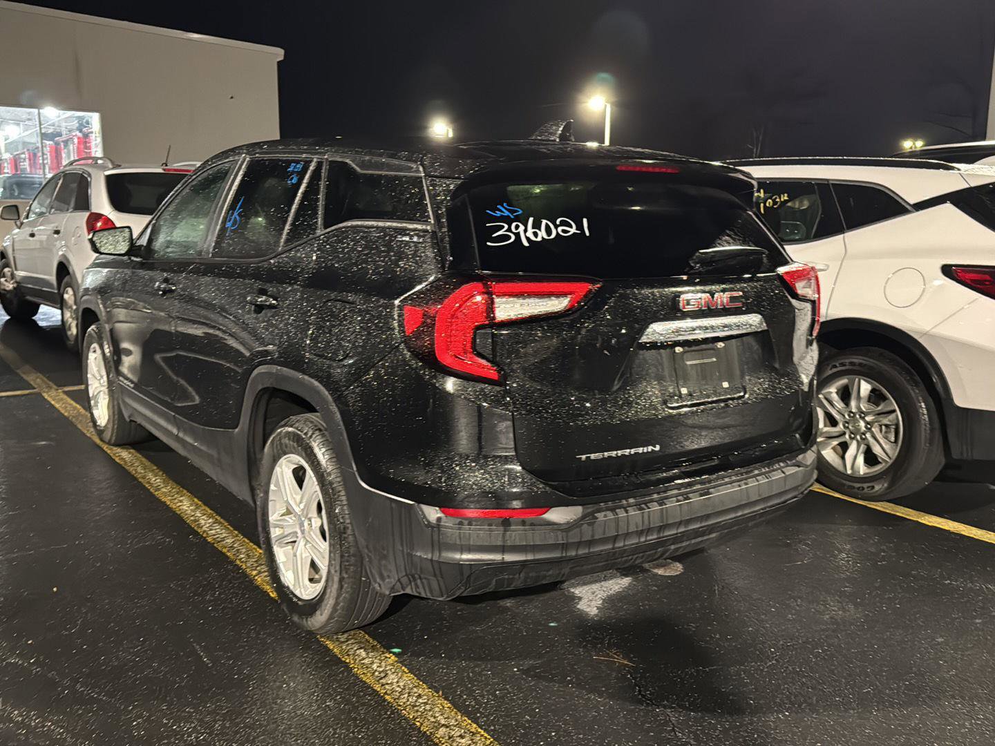 Used 2024 GMC Terrain SLE image 7