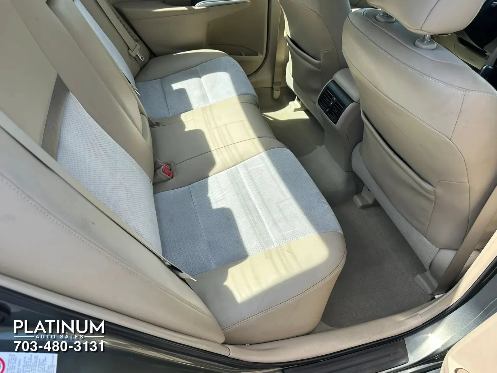 Used 2012 Toyota Camry XLE w/ Leather Pkg FWD image 15