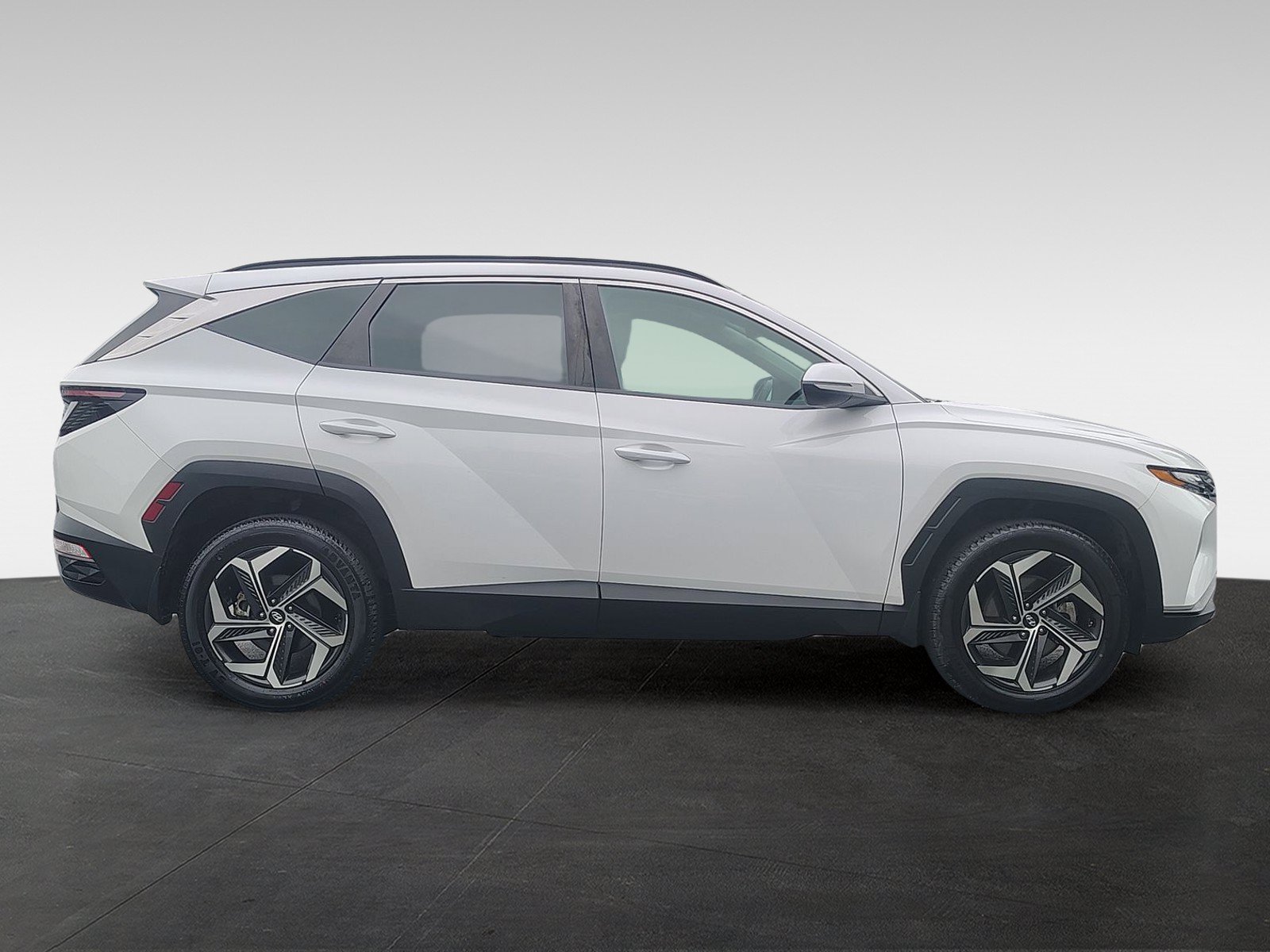 Used 2023 Hyundai Tucson SEL w/ Convenience Package AWD/4WD image 4