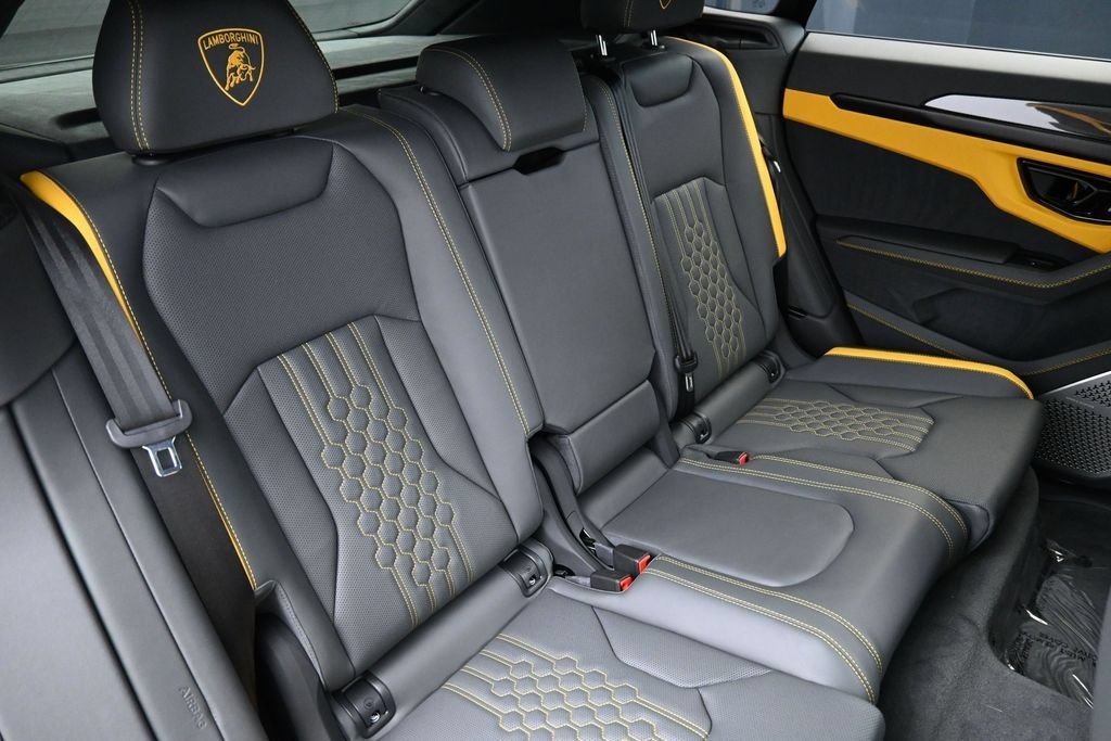Used 2025 Lamborghini Urus SE AWD/4WD image 27