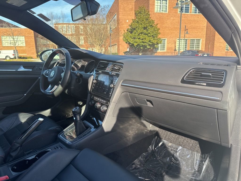 Used 2019 Volkswagen GTI SE image 32