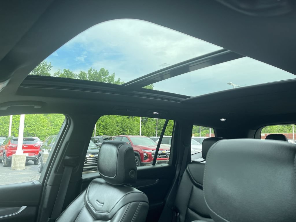 Used 2024 Cadillac XT6 Luxury w/ LPO, Floor Liner Package AWD/4WD image 18