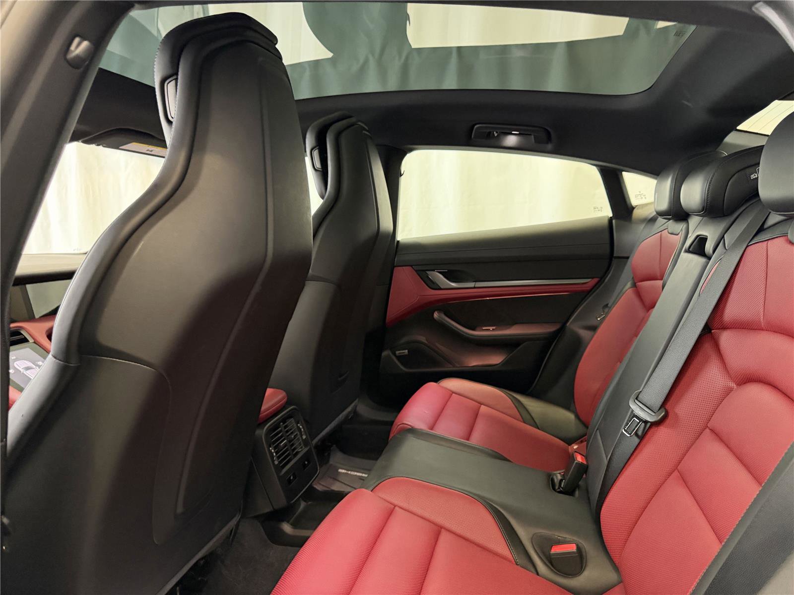 Certified 2025 Porsche Taycan 4S image 23