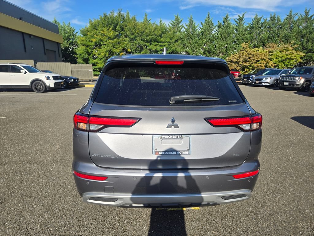 Used 2024 Mitsubishi Outlander SE AWD/4WD image 6