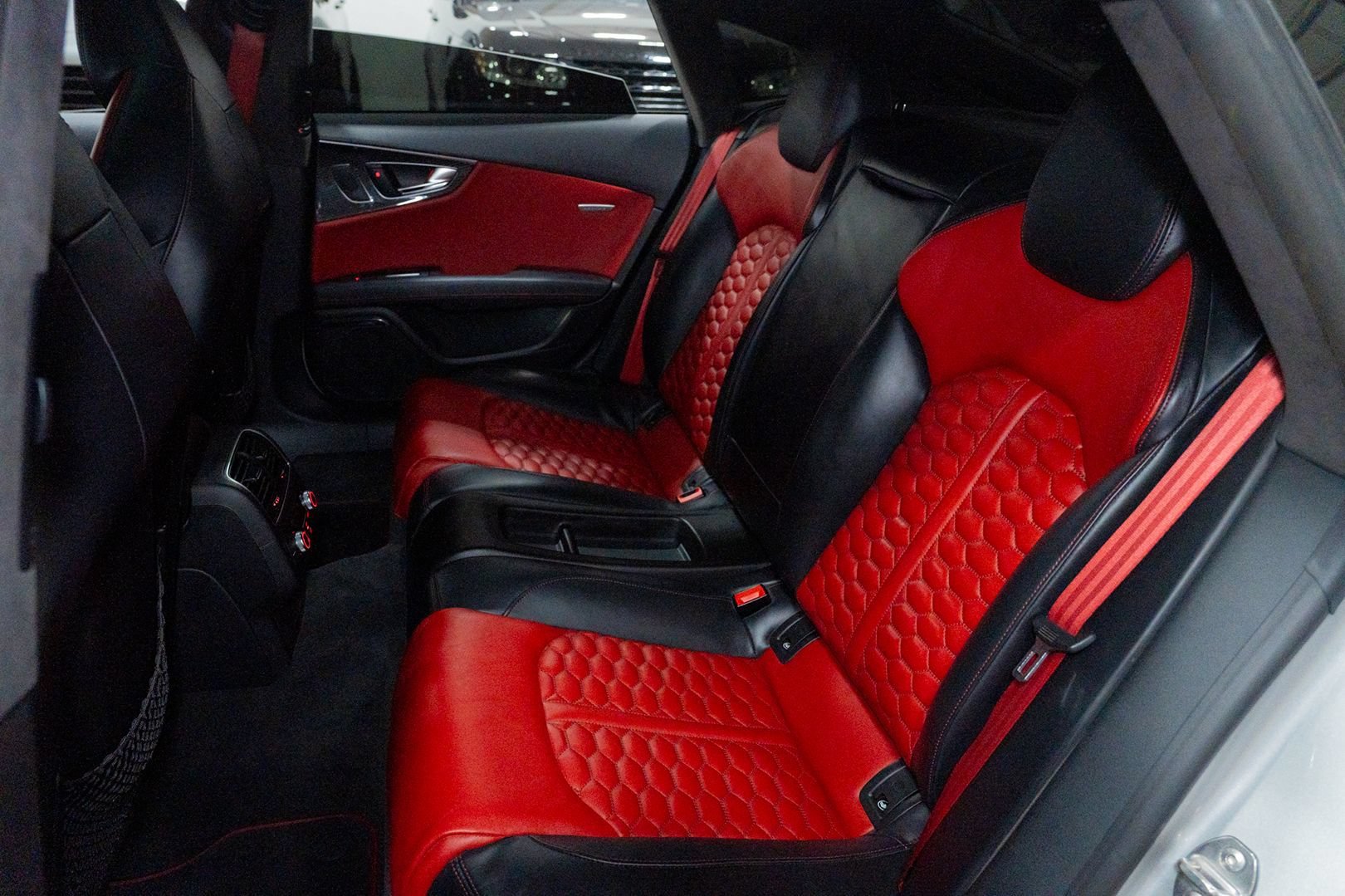 Used 2016 Audi RS 7 Prestige AWD/4WD image 28