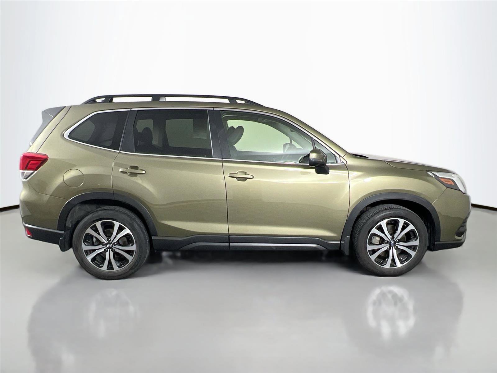 Used 2024 Subaru Forester Limited AWD/4WD image 5